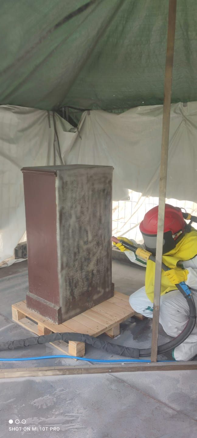 L'avant-aérogommage d'un élément