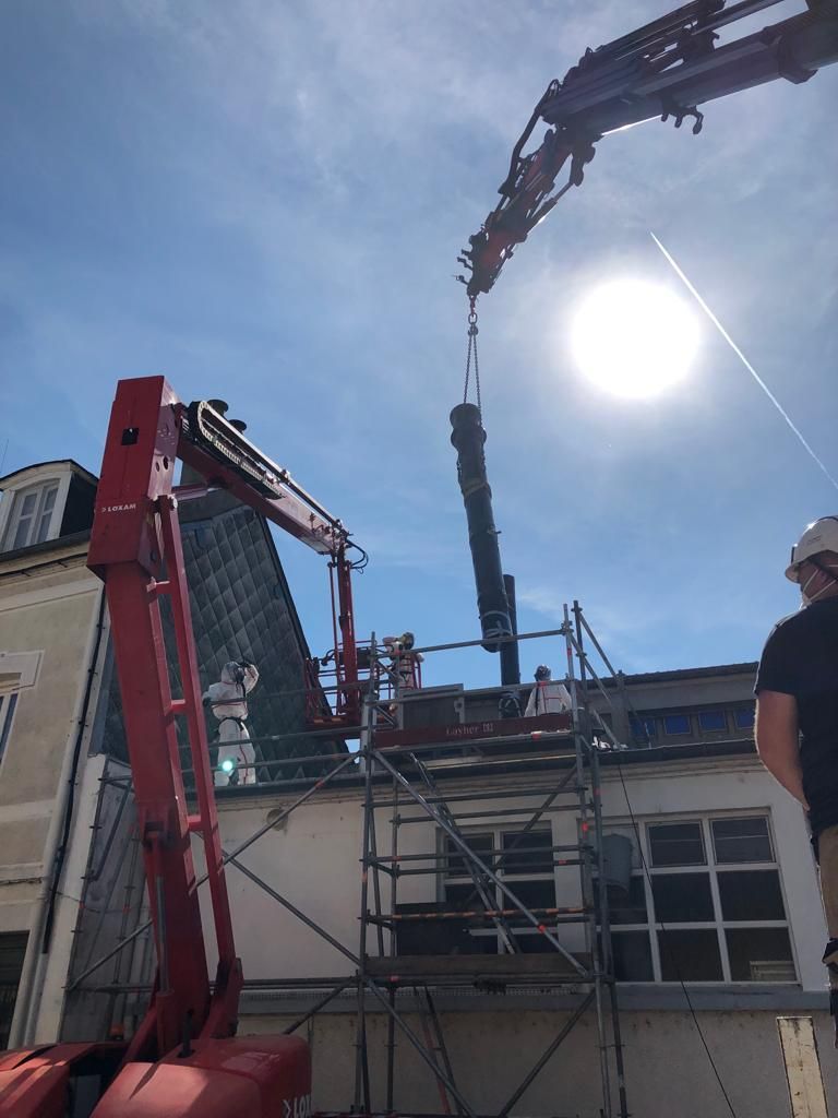 Dépose d'éléments de toiture amiantée