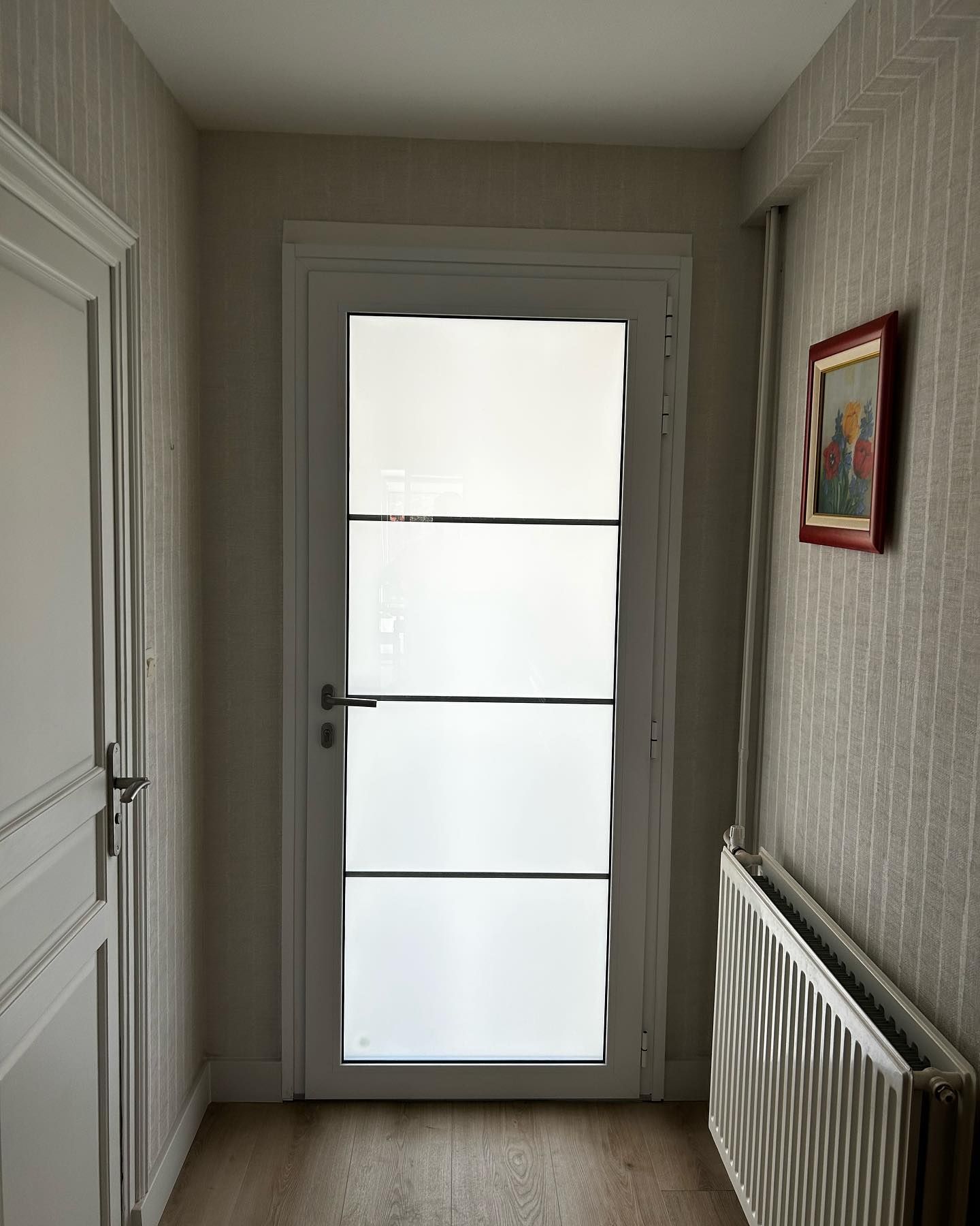 Porte d'entrée blanche