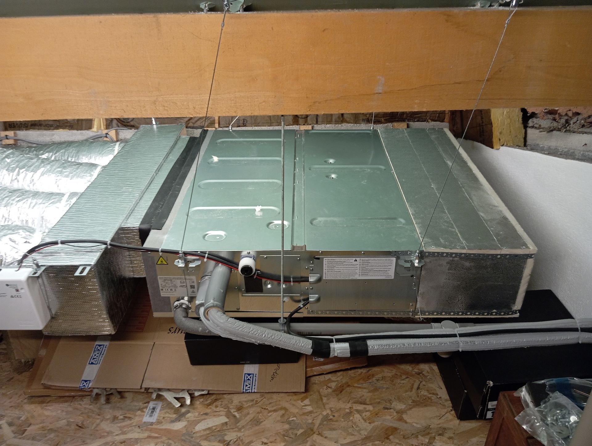 Unité de CVC dans un grenier