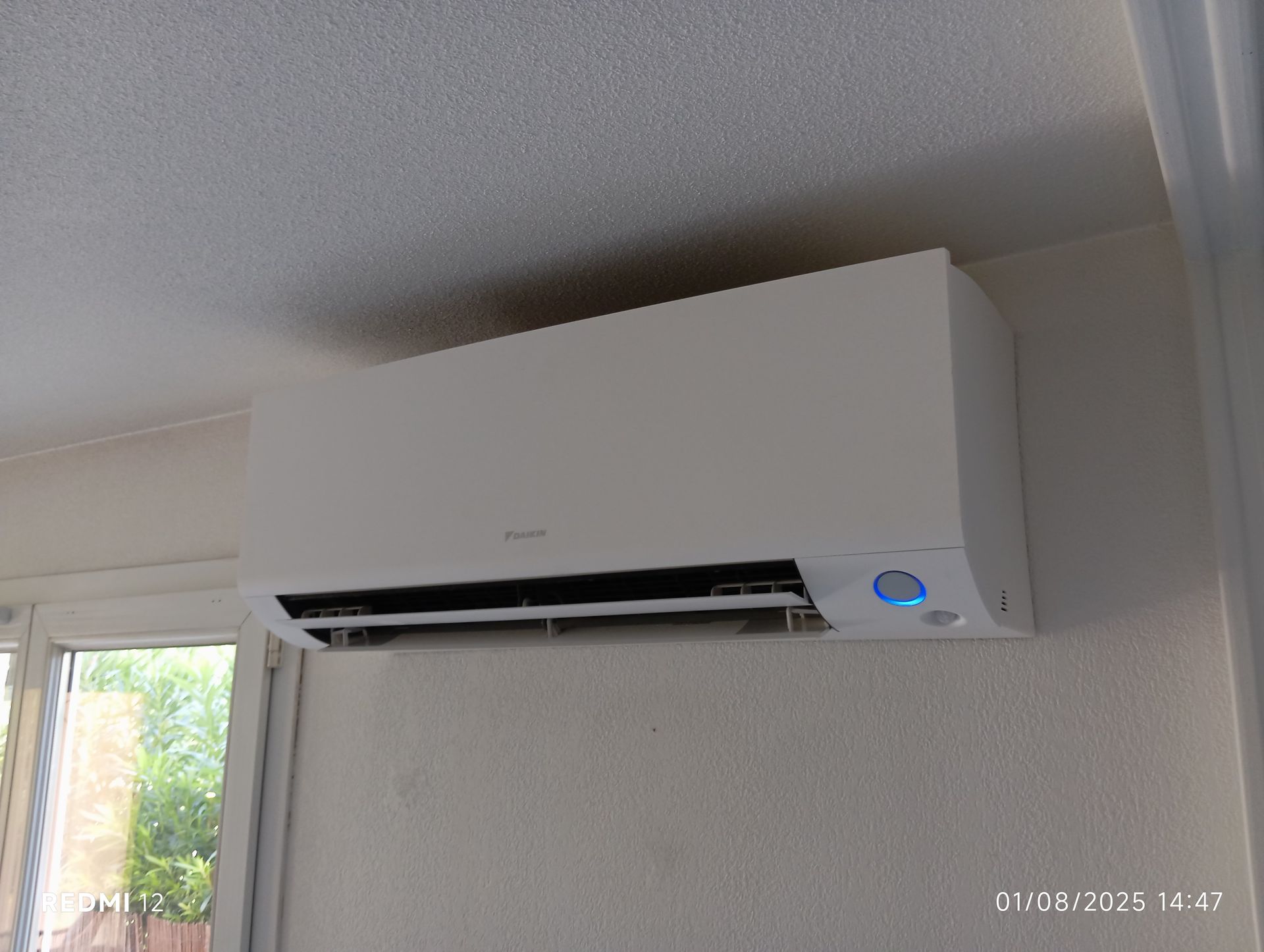 Un système de climatisation avec une télécommande