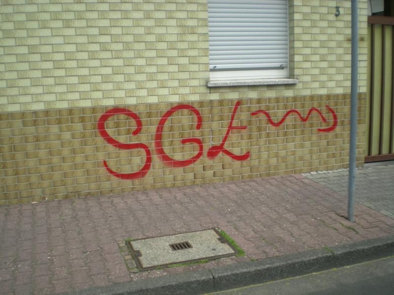 Foto vorher: Graffiti an einer Hauswand