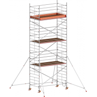 Una torre de andamios con tres niveles sobre un fondo blanco.