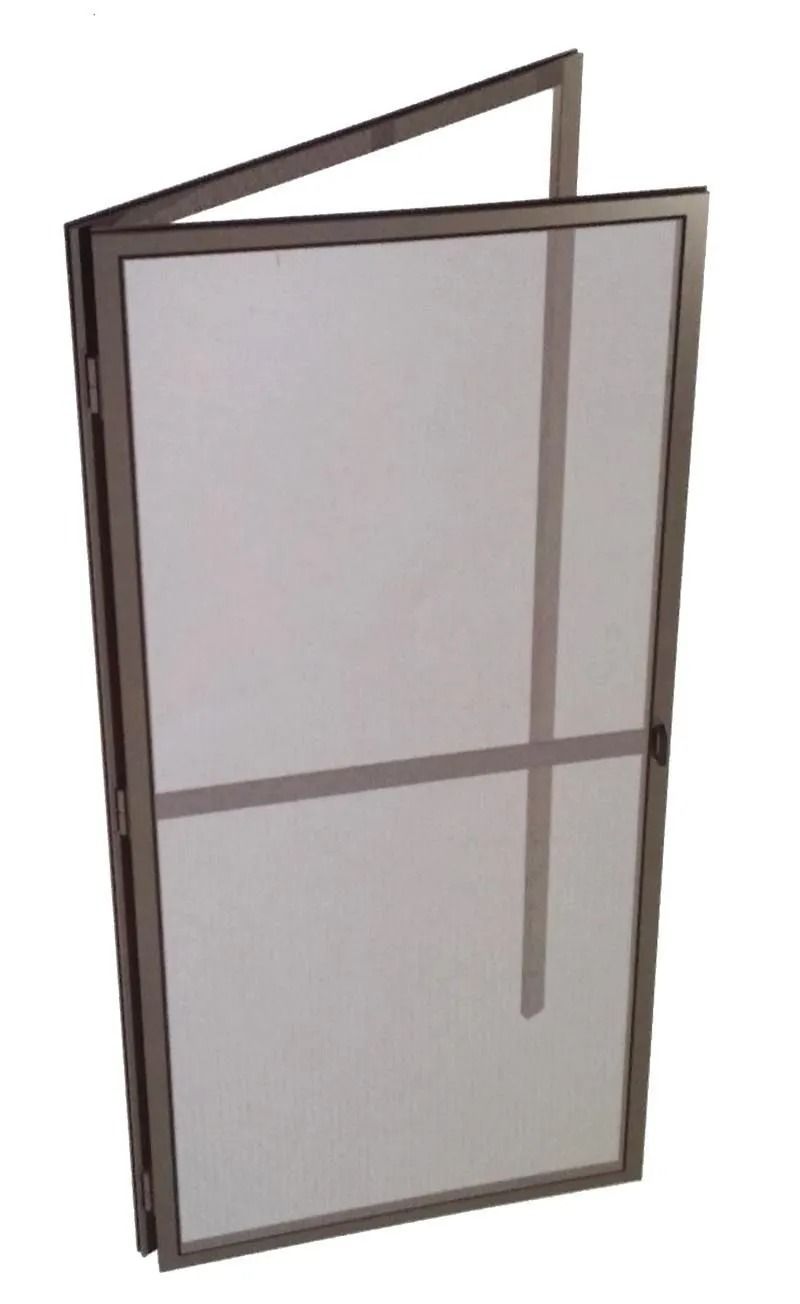 Un primer plano de una puerta mosquitera sobre un fondo blanco.
