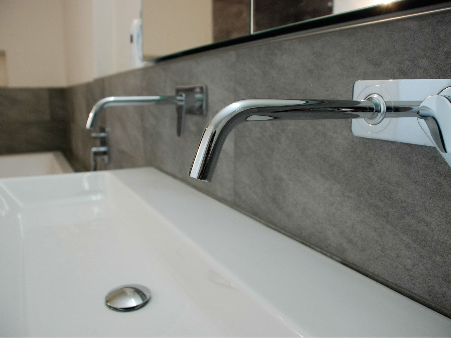 Sanitäranlagen - Lyrenmann + Co