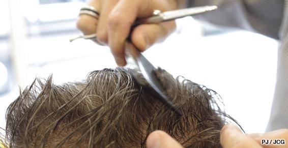 Le salon Eric Bouchot réalise le soin des cheveux et du cuir chevelu 