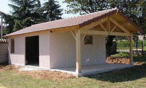 Pose de auvent en bois