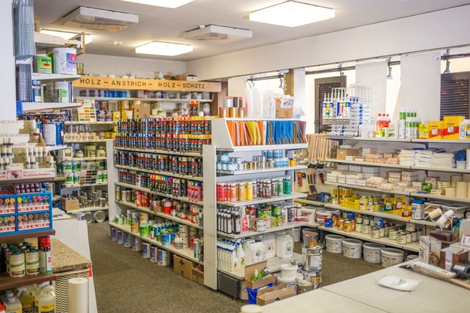 Sicht auf Studio und Kassenbereich der Farbenhandels Busch