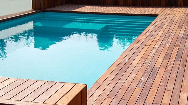 Deck piscine terrasse en bois exotique Ipé