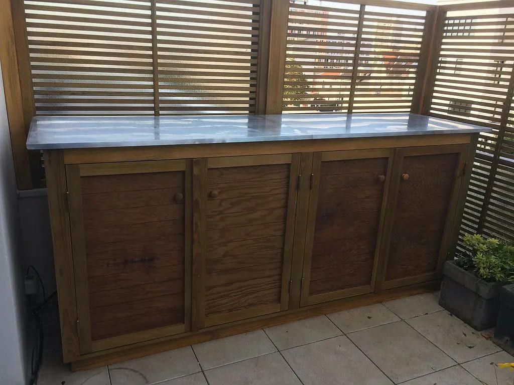 Coffre en bois pour l'extérieur