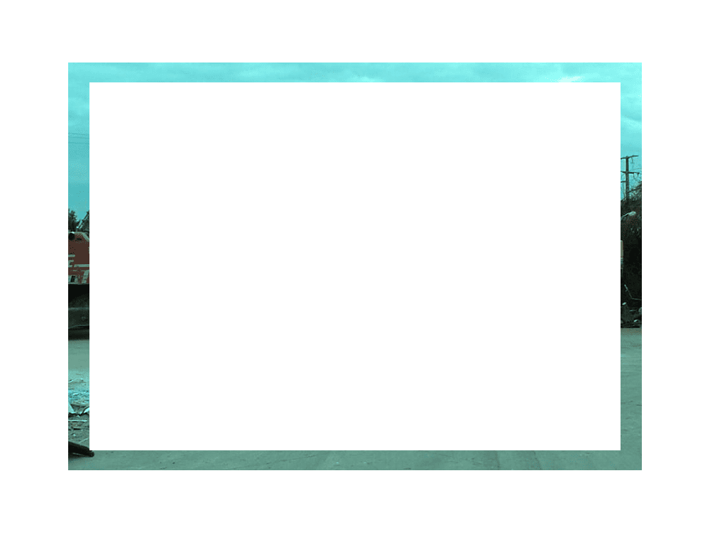 Cadre à bordure turquoise et centre rectangulaire majoritairement blanc, avec un paysage visible sur les bords.