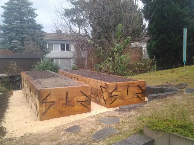 Hochbeet mit Eichenschwelle - Basel - webergarten