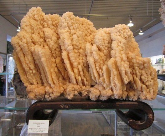 Minéraux Cristaux - Manuela Schaaf - Aragonite jaune