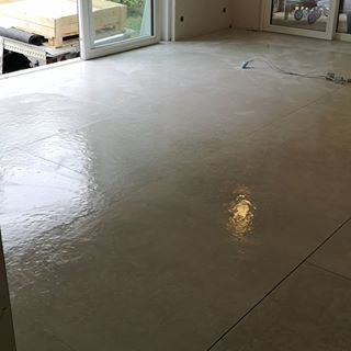 gefliester Boden im Innenbereich