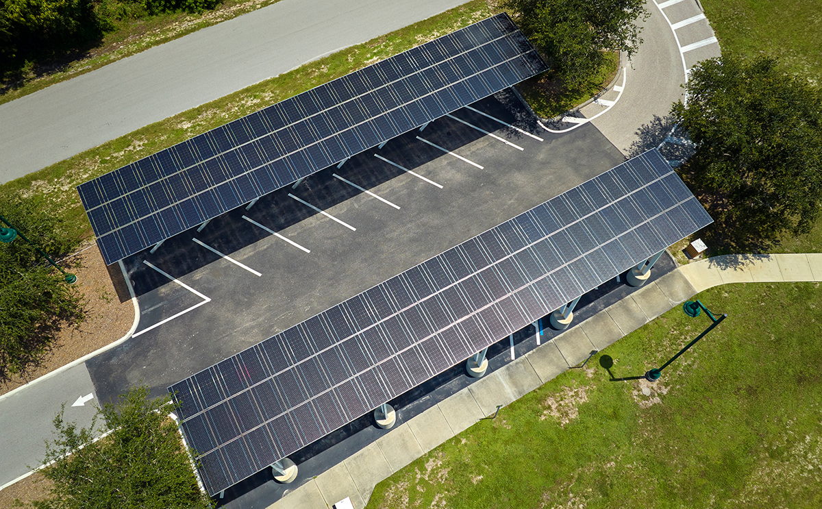 Carport solaire sur une parking