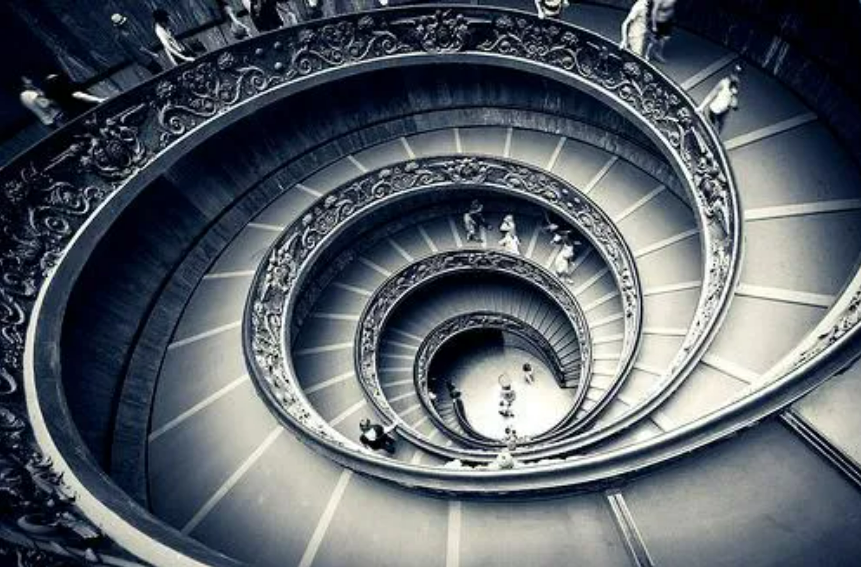 Un escalier.