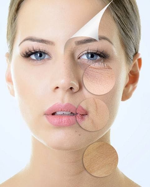 Une femme avec la bouche ouverte.