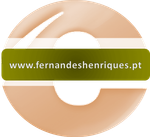 É mostrado um logotipo para www.fernandeshenriques.pt