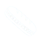 Una larga barra de pan baguette de color marrón dorado reposa en diagonal sobre un fondo blanco liso.