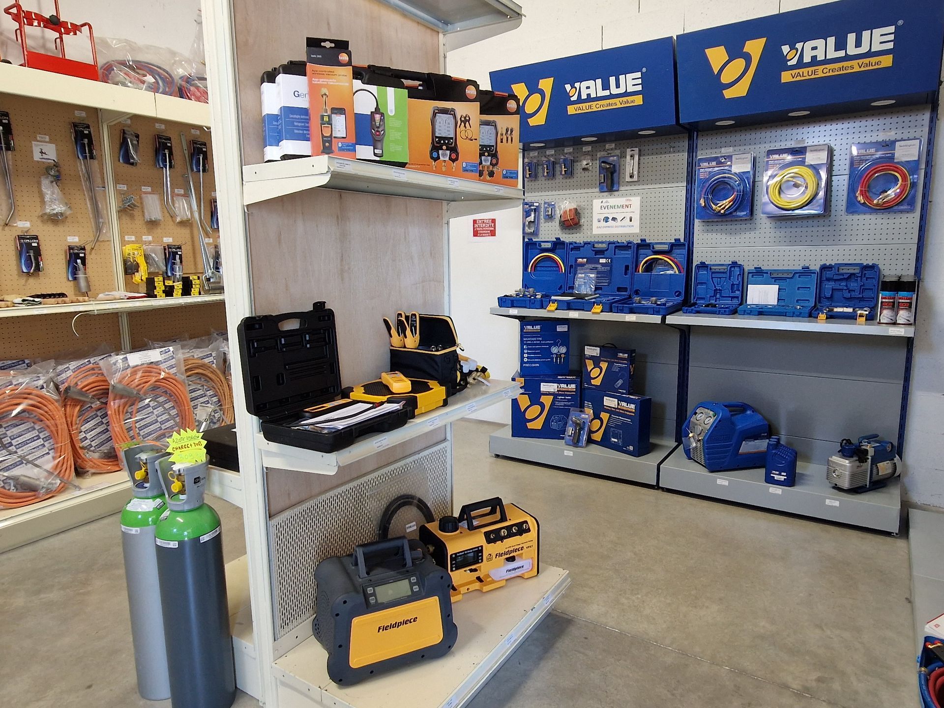 Présentation des produits de la marque Value