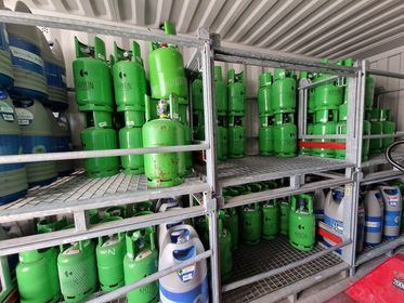 Bouteilles de gaz réfrigérants vertes