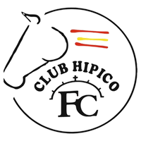 Logotipo del Club Hipico FC con el contorno de una cabeza de caballo y franjas rojas y amarillas en un emblema circular.