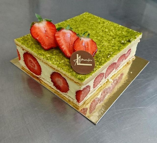 L Amandine Patisserie A Grenoble Creation De Gateaux Sur Mesure