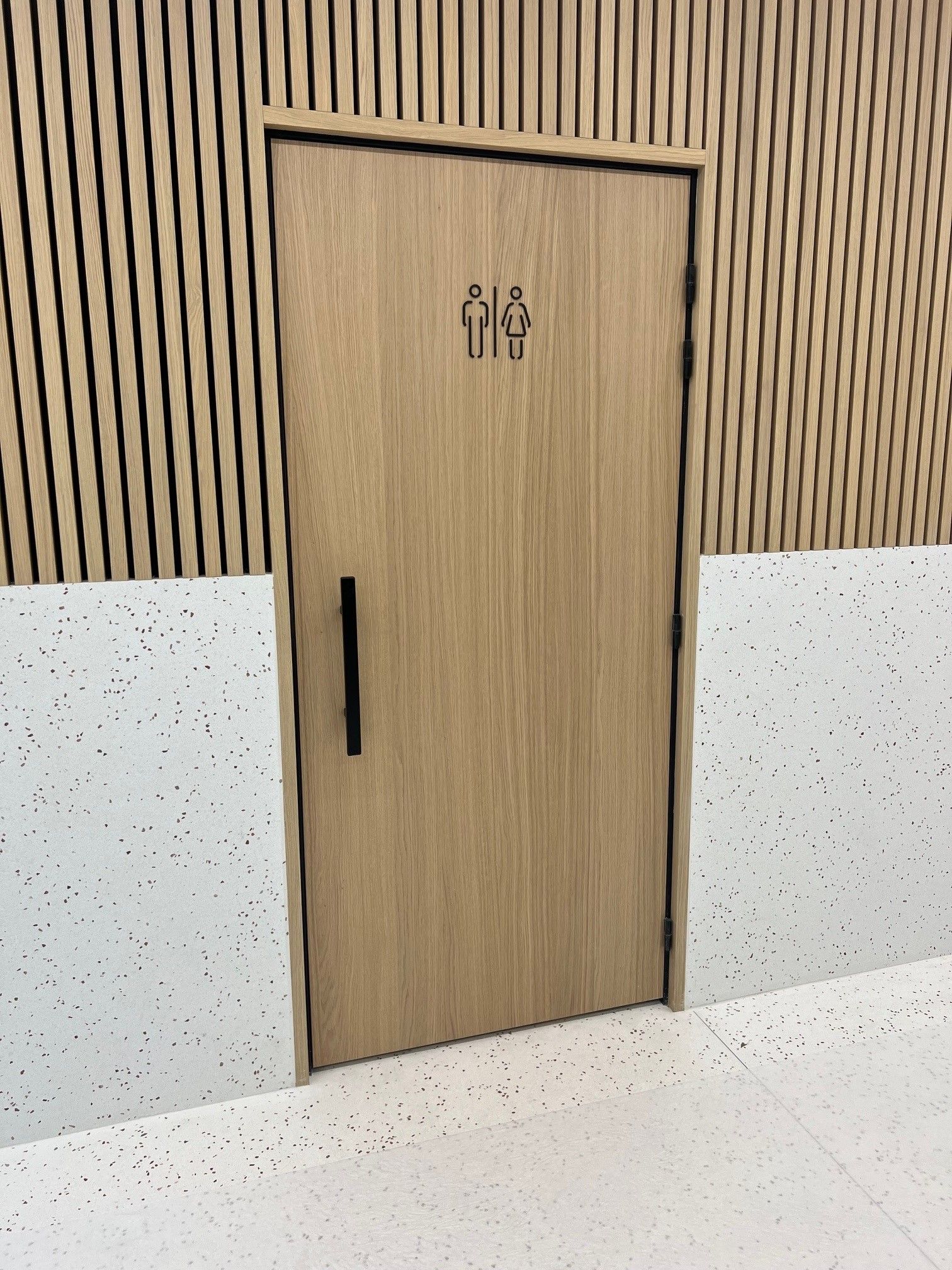 Portes intérieures de sanitaires