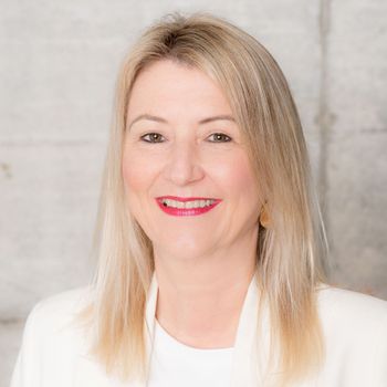 Denise von Moos Portrait