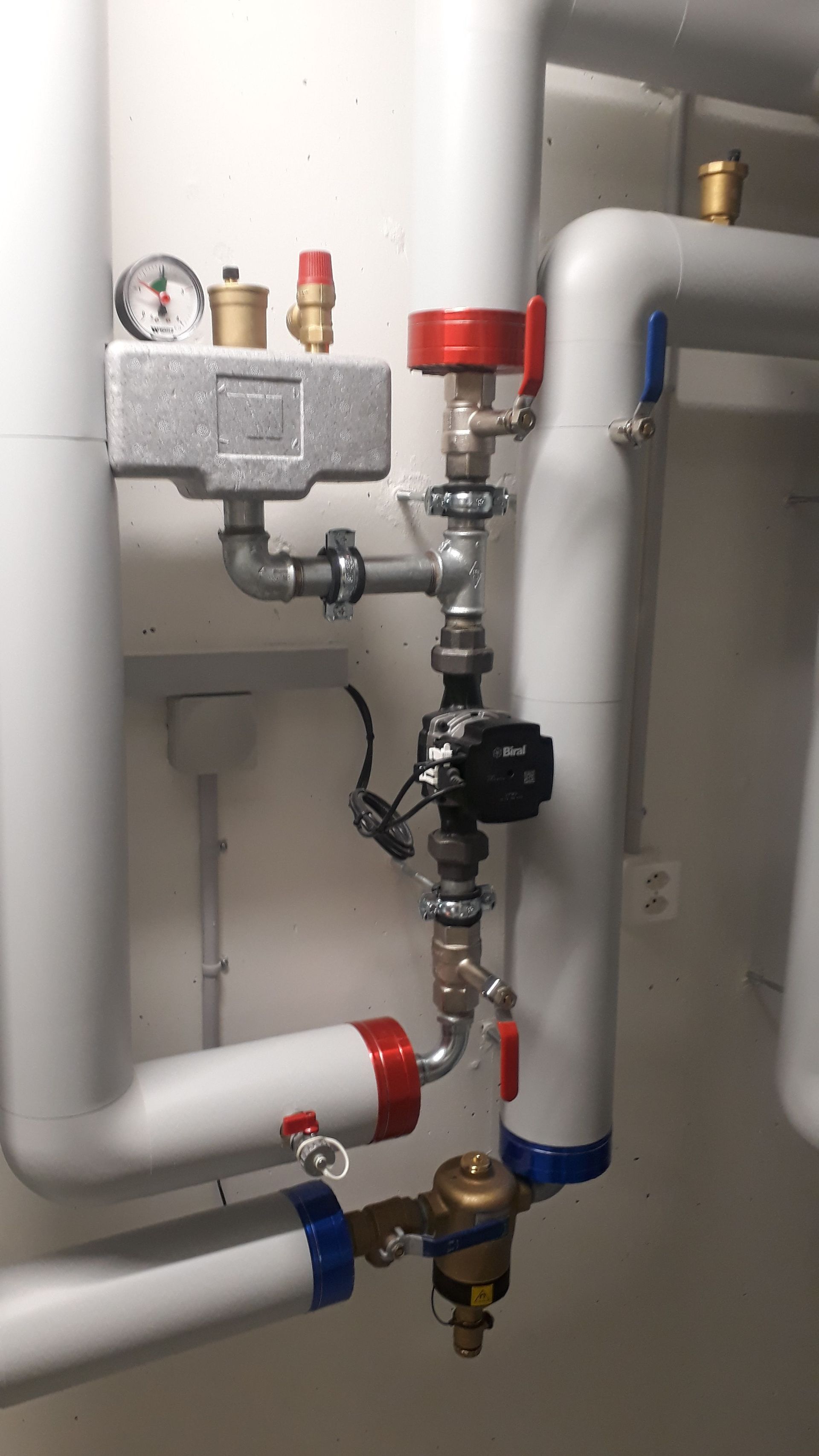 Installationen Herbert Beetschen Sanitär Spenglerei Boltigen