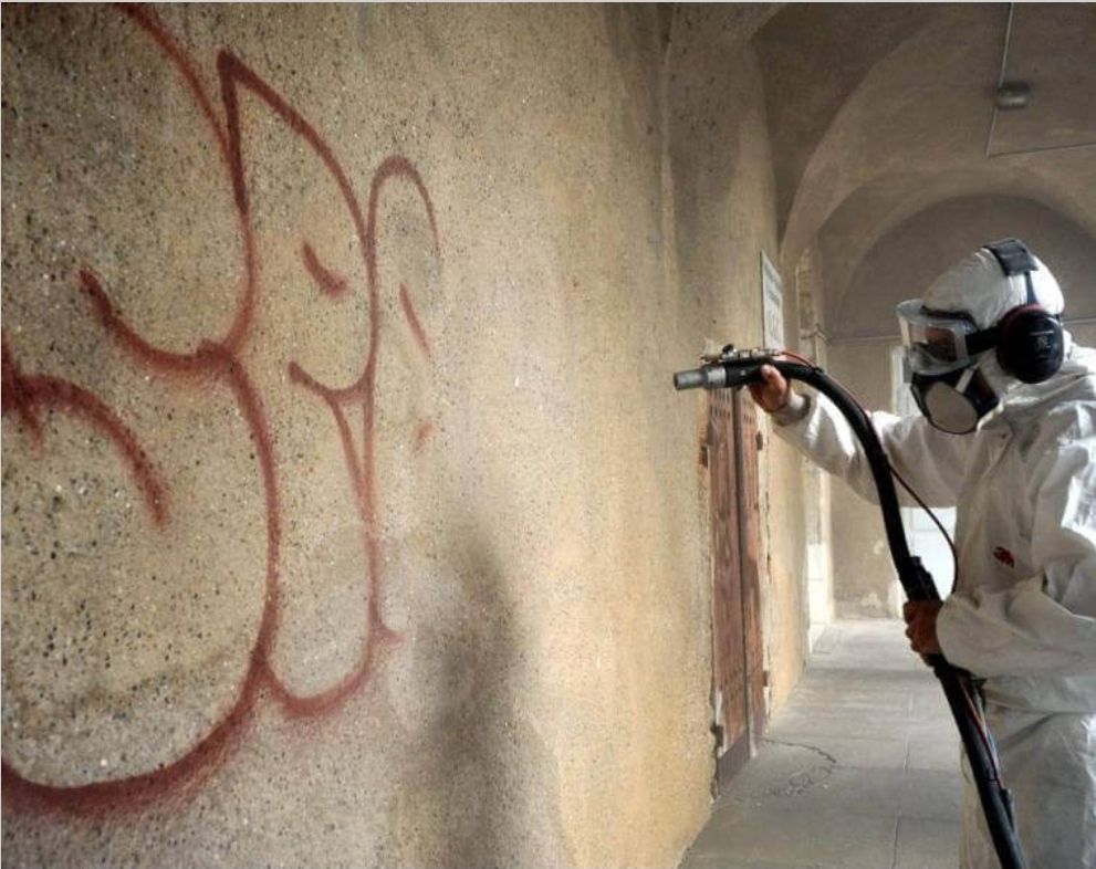 Nettoyage de graffitis