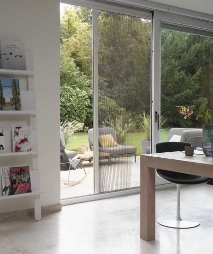 Installation d'une moustiquaire