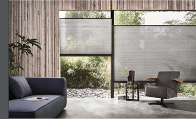 Store anti vis-à-vis et malléable vue du haut et/ou du bas devant une baie vitrée