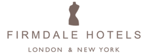 Logo de Firmdale Hotels avec une pièce d'échecs marron et le texte « Londres et New York » sur fond blanc