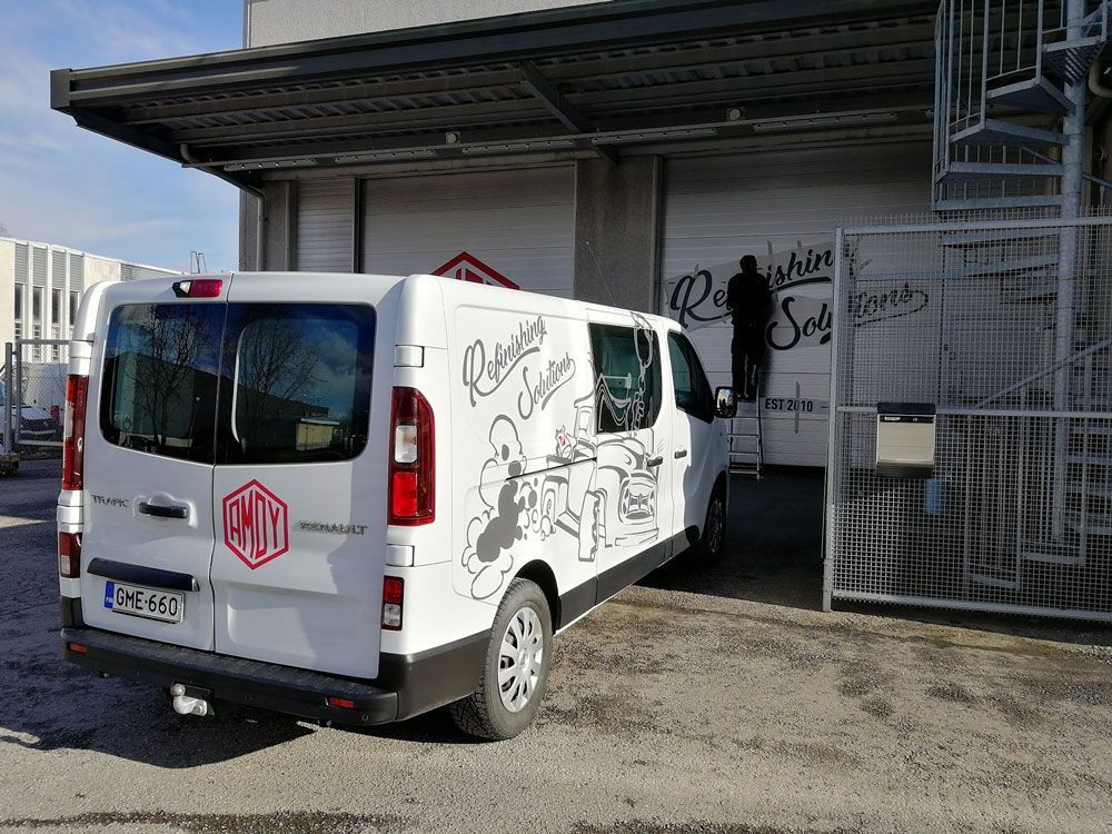 Ainasprintin logo majakasta lähtee valoa ympyrälogoon