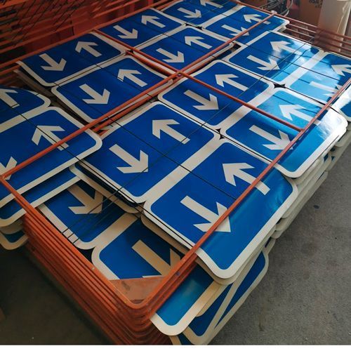 Ainasprintin logo majakasta lähtee valoa ympyrälogoon