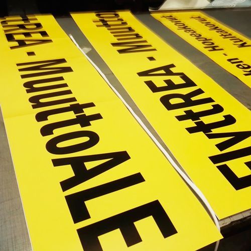 Ainasprintin logo majakasta lähtee valoa ympyrälogoon