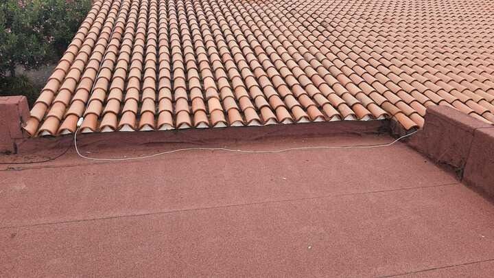 Un techo con muchas tejas