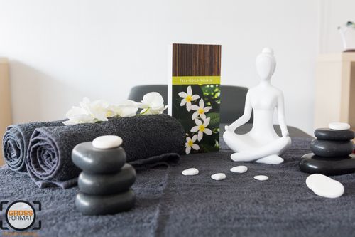 Handtücher, Steine und Buddha
