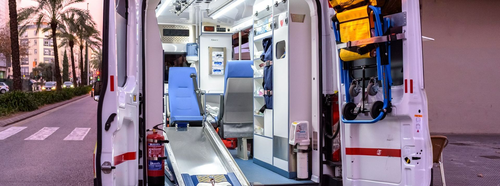L'intérieur d'une ambulance de secours