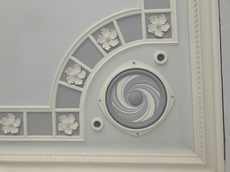 Bild von Stukatur an Decke