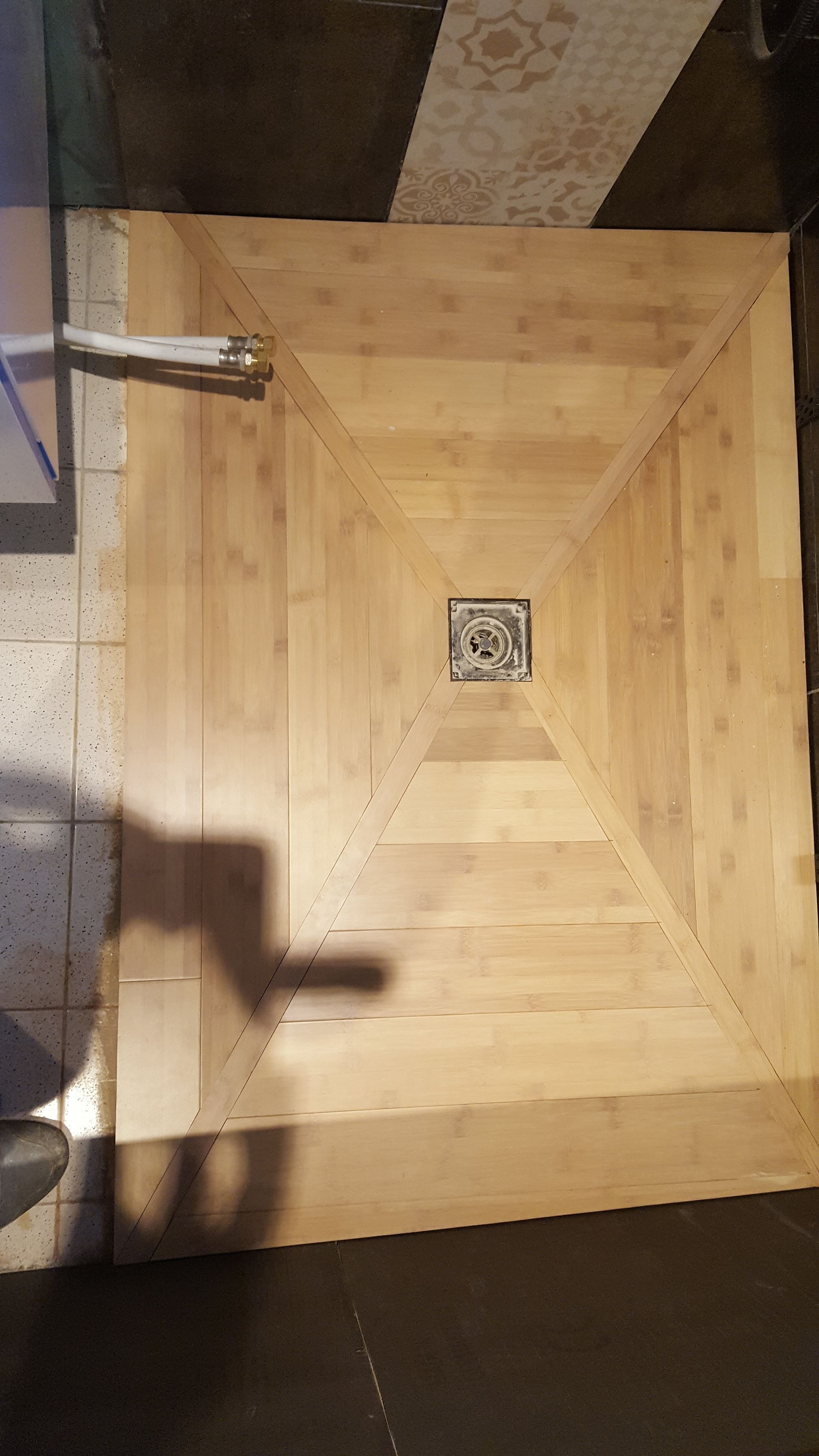 Fabrication d'un bac de douche en bambou hydrofuge