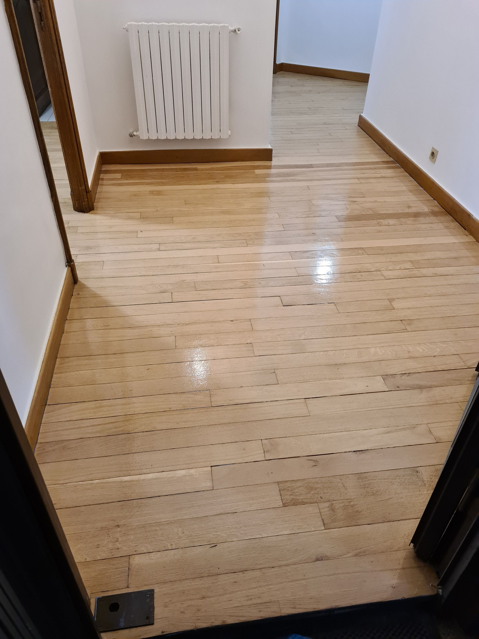 Parquet à la française clair et vitrifié