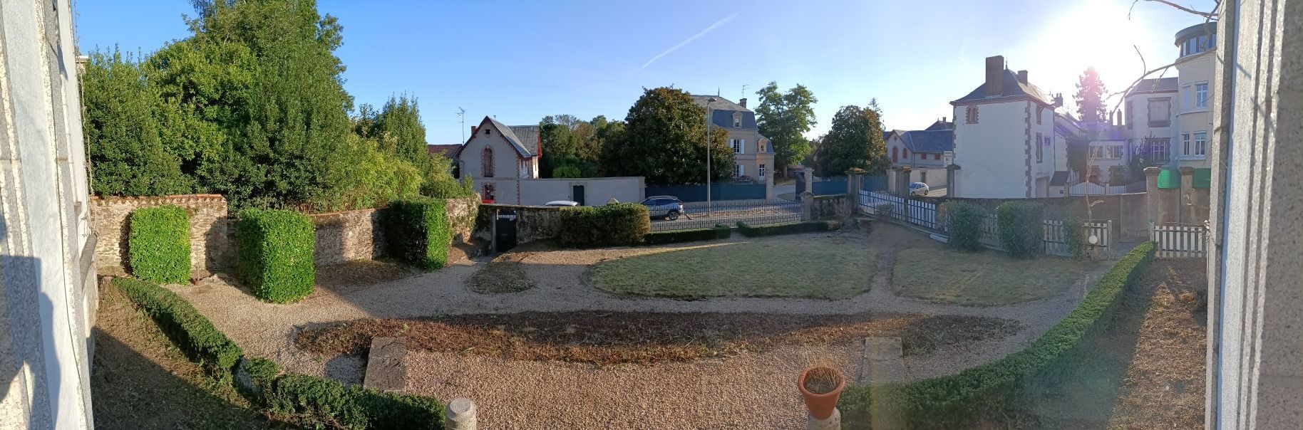 Nettoyage d'un jardin après