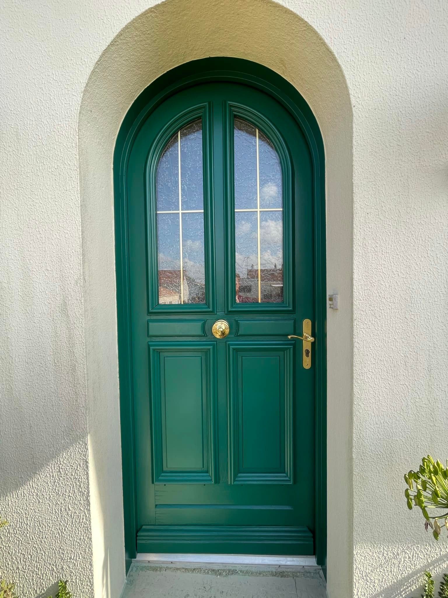 Nettoyage d'une porte après