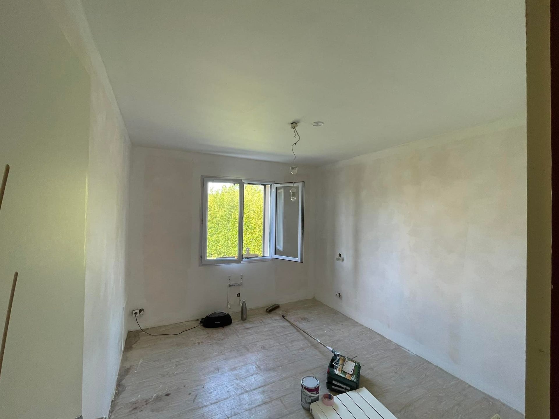 Travaux de mise en peinture pendant