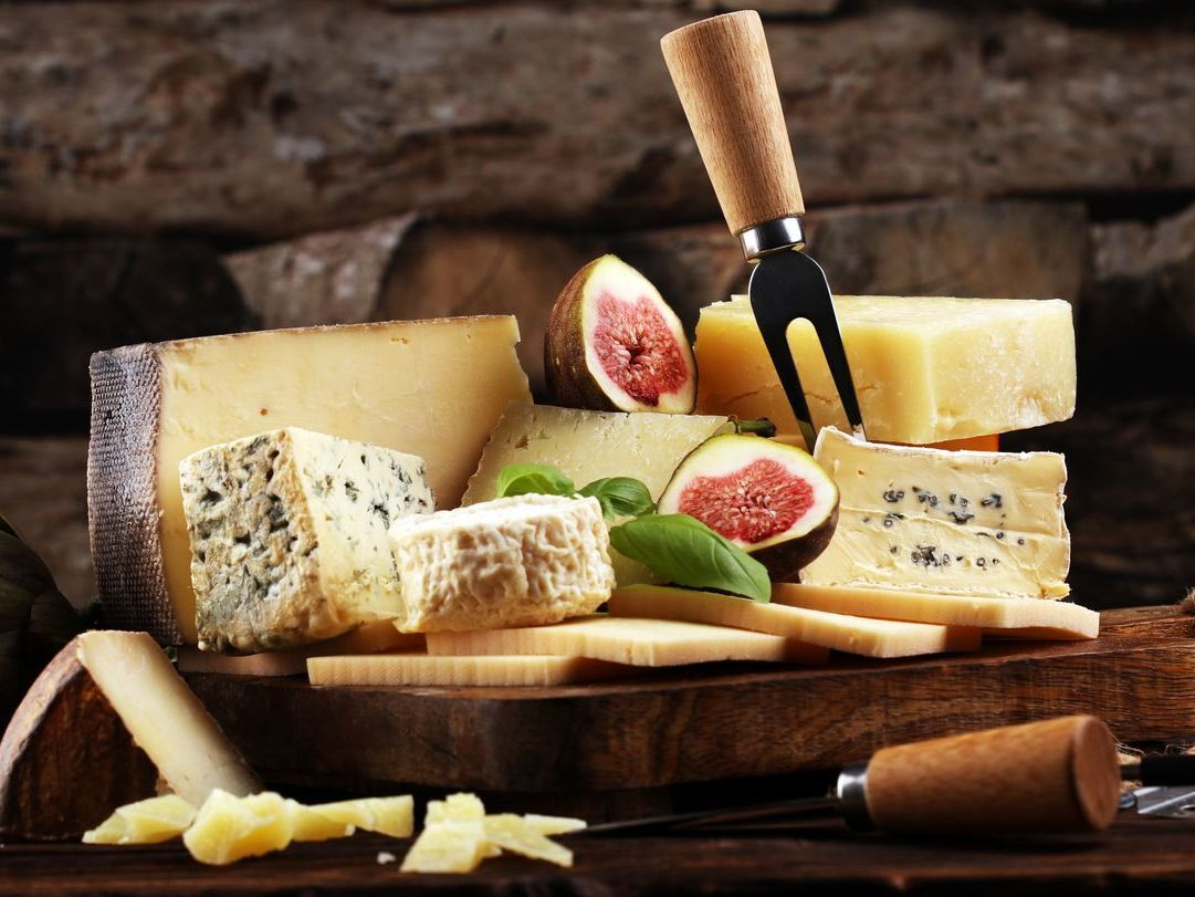 Plateau de fromages avec figues