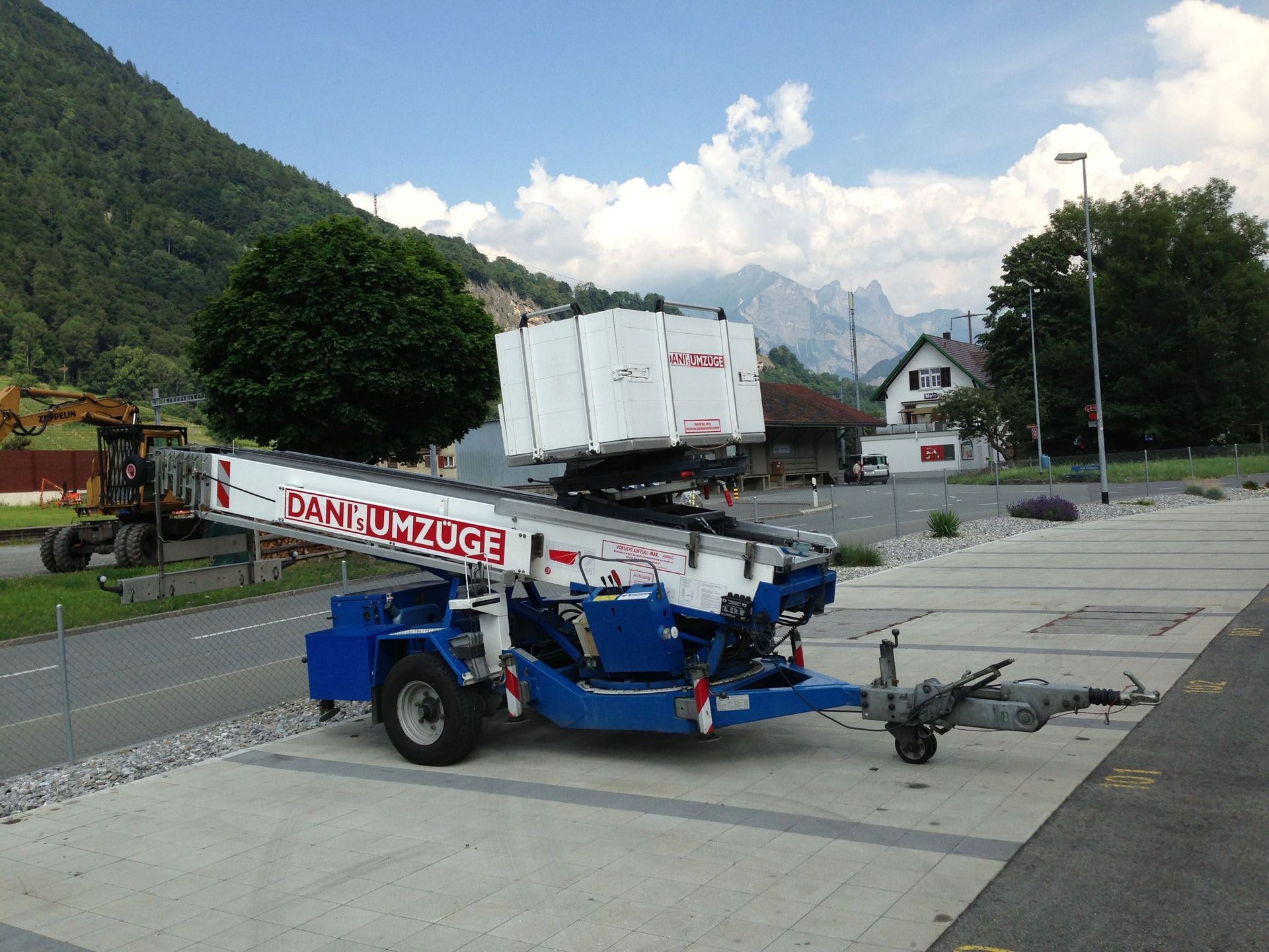 Dani's Umzüge Sargans - Möbellift, Aussenlift