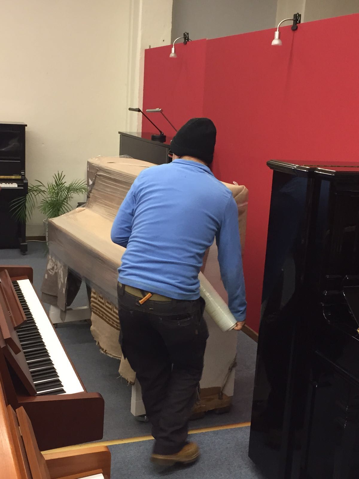 [compayn_name] Sargans - Schwertransporte Klavier