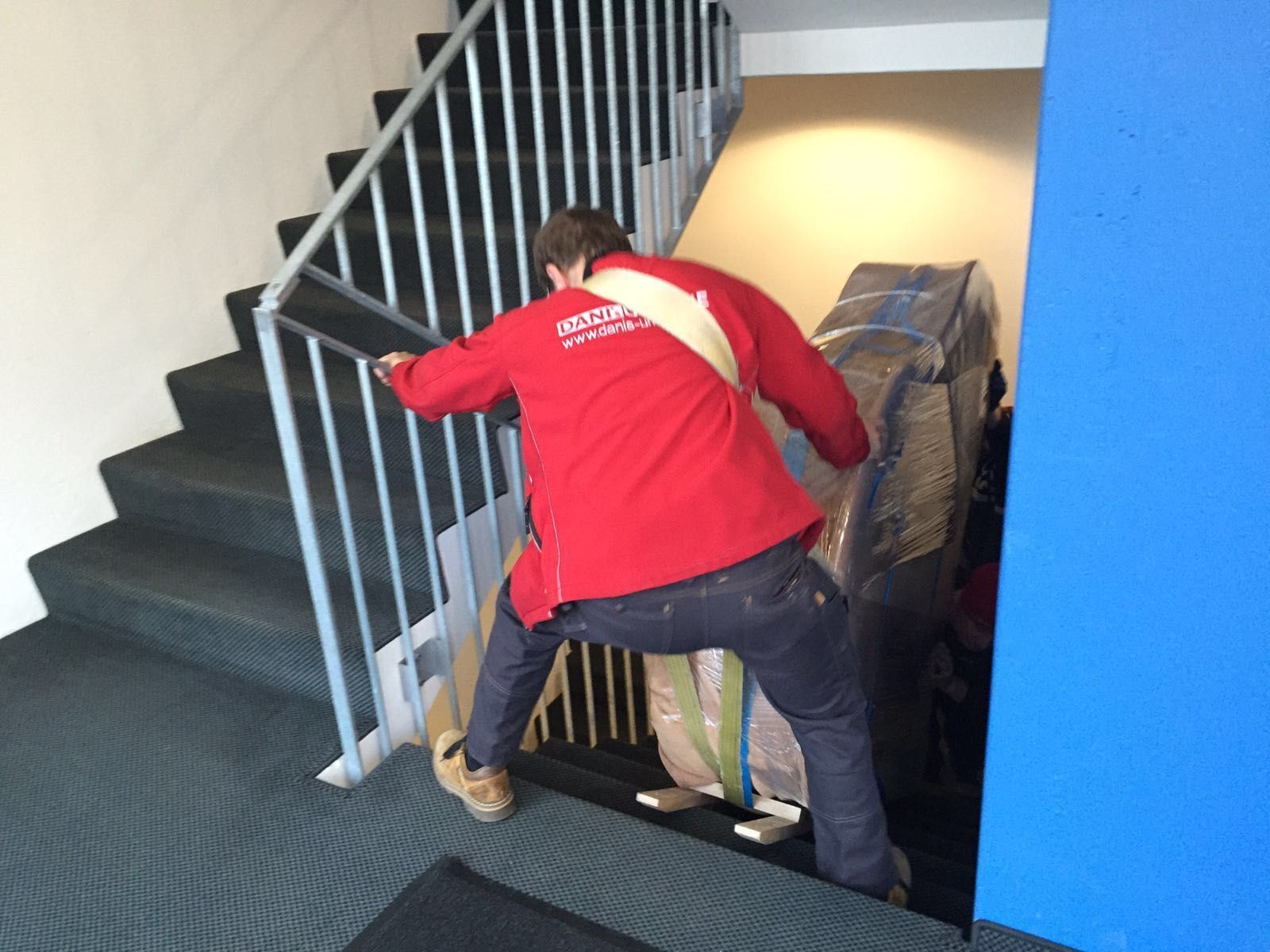 [compayn_name] Sargans - Schwertransporte Klavier